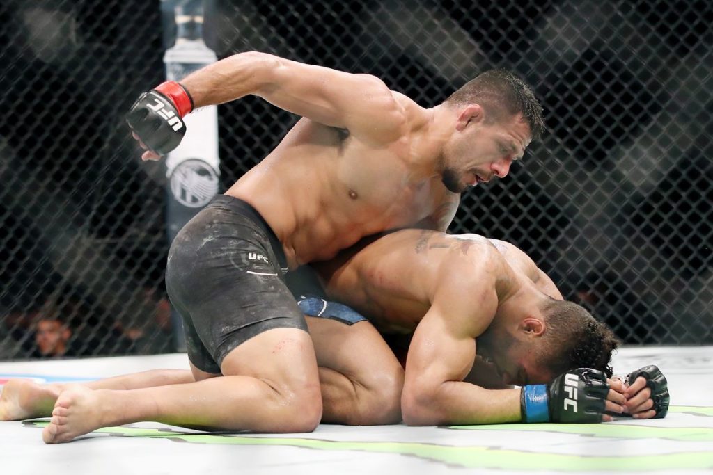 UFC Rochester _ Dos Anjos def. Lee