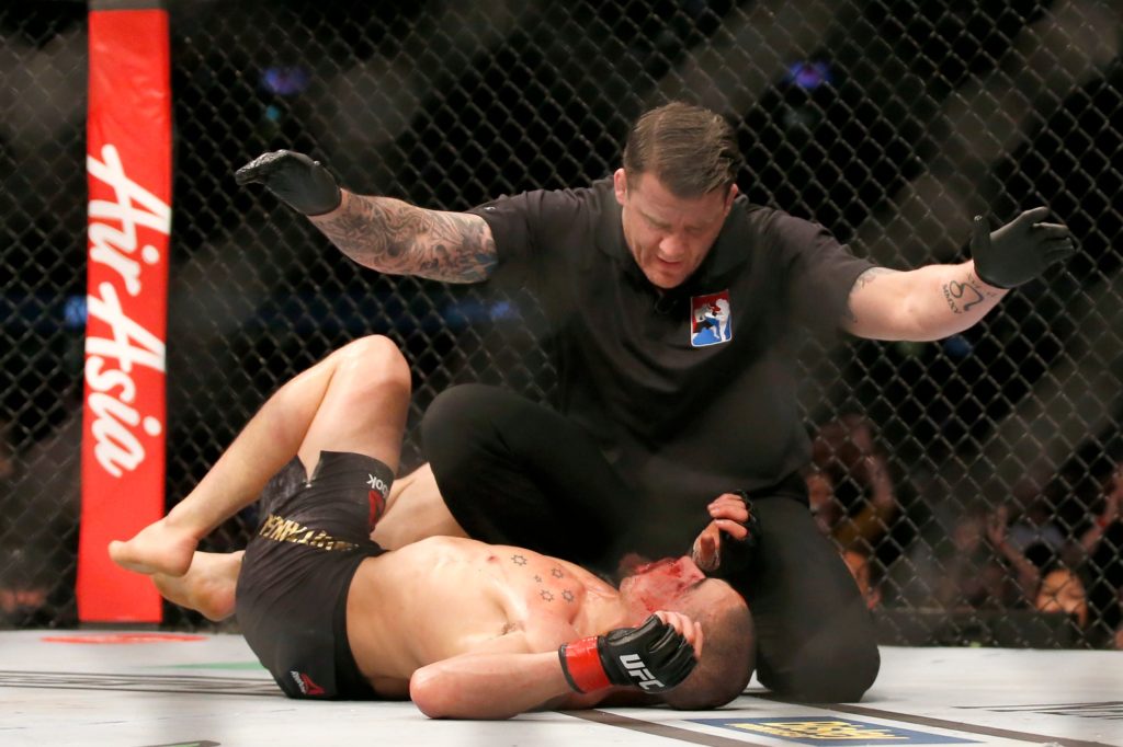 UFC 243 Whittaker KO