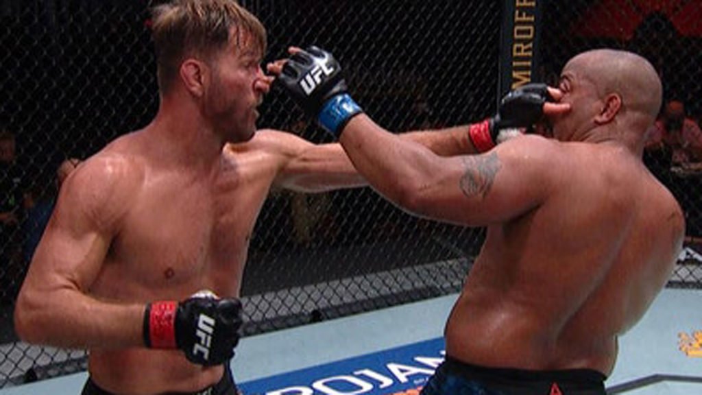 Miocic vs Cormier eye-poke 