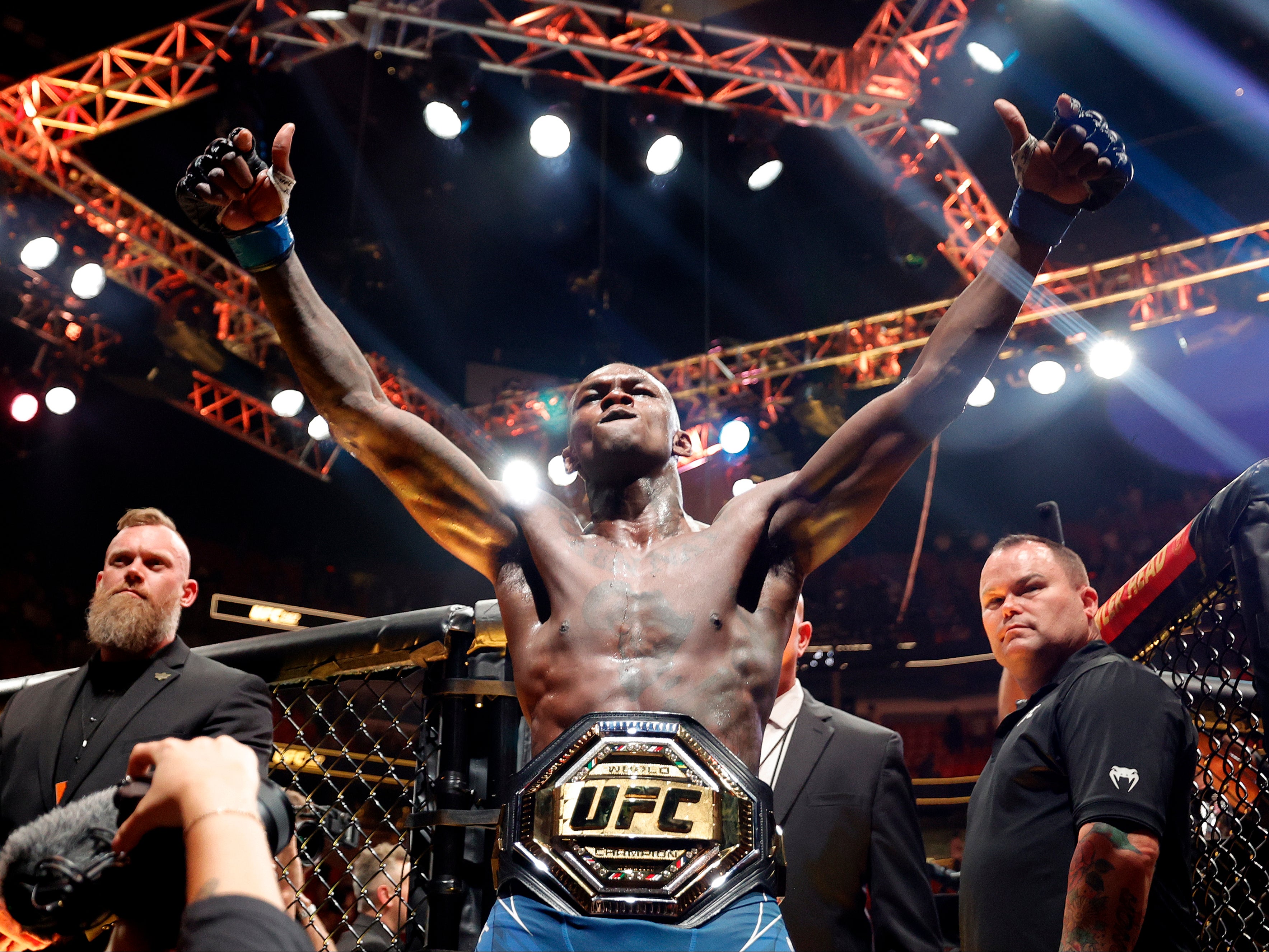 Adesanya ritorna campione dei pesi medi UFC 287